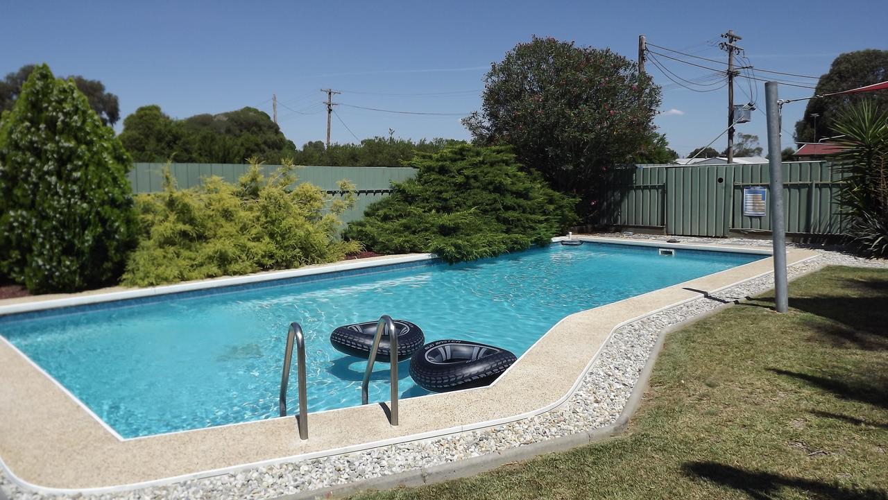 Culcairn Motor Inn 외부 사진