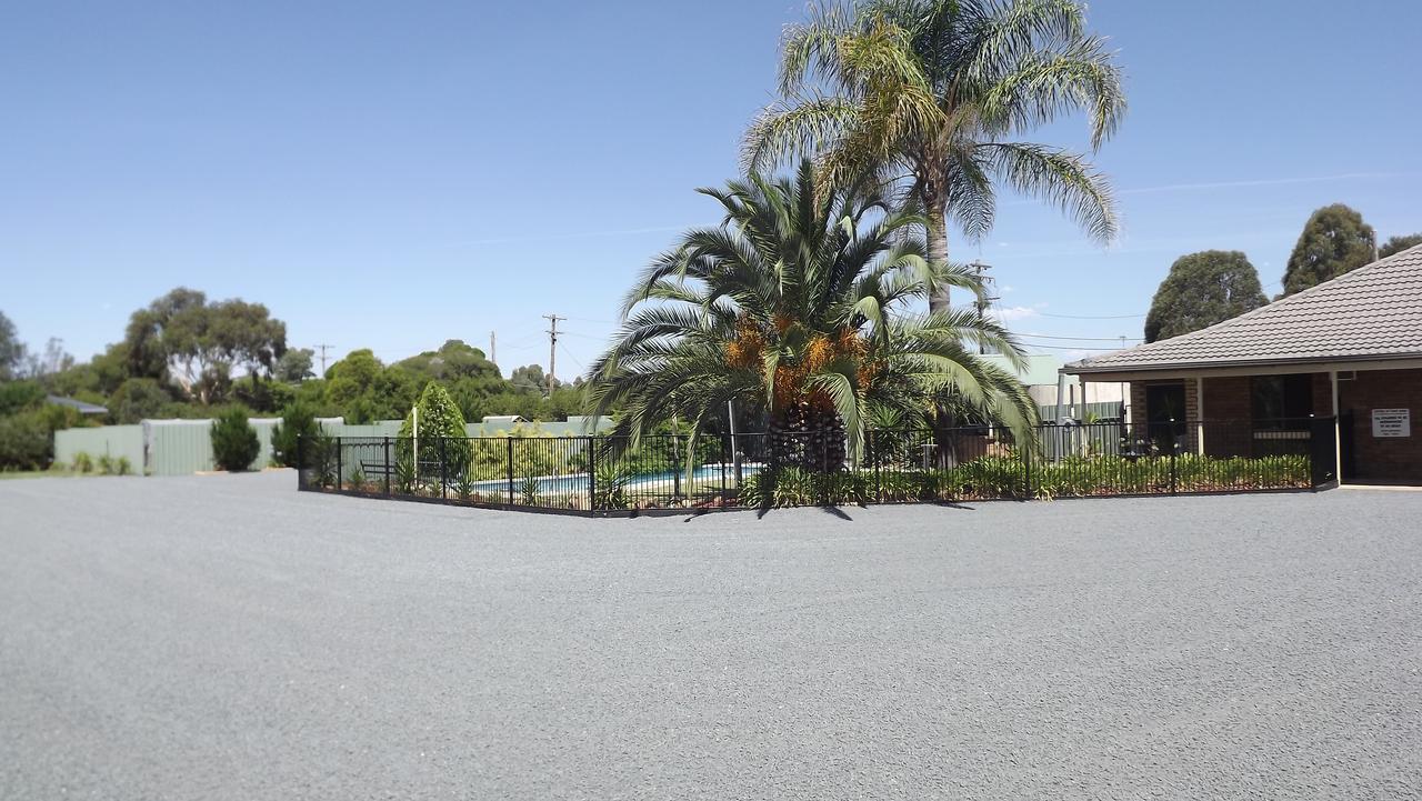 Culcairn Motor Inn 외부 사진