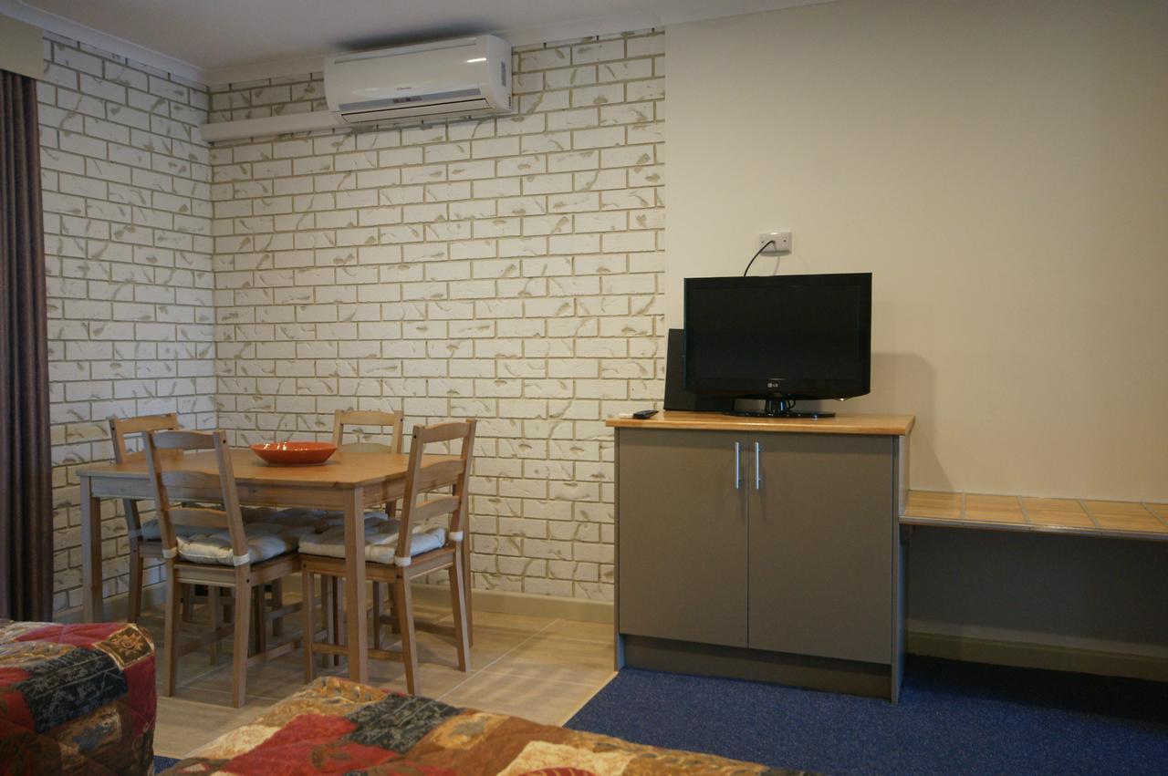 Culcairn Motor Inn 외부 사진
