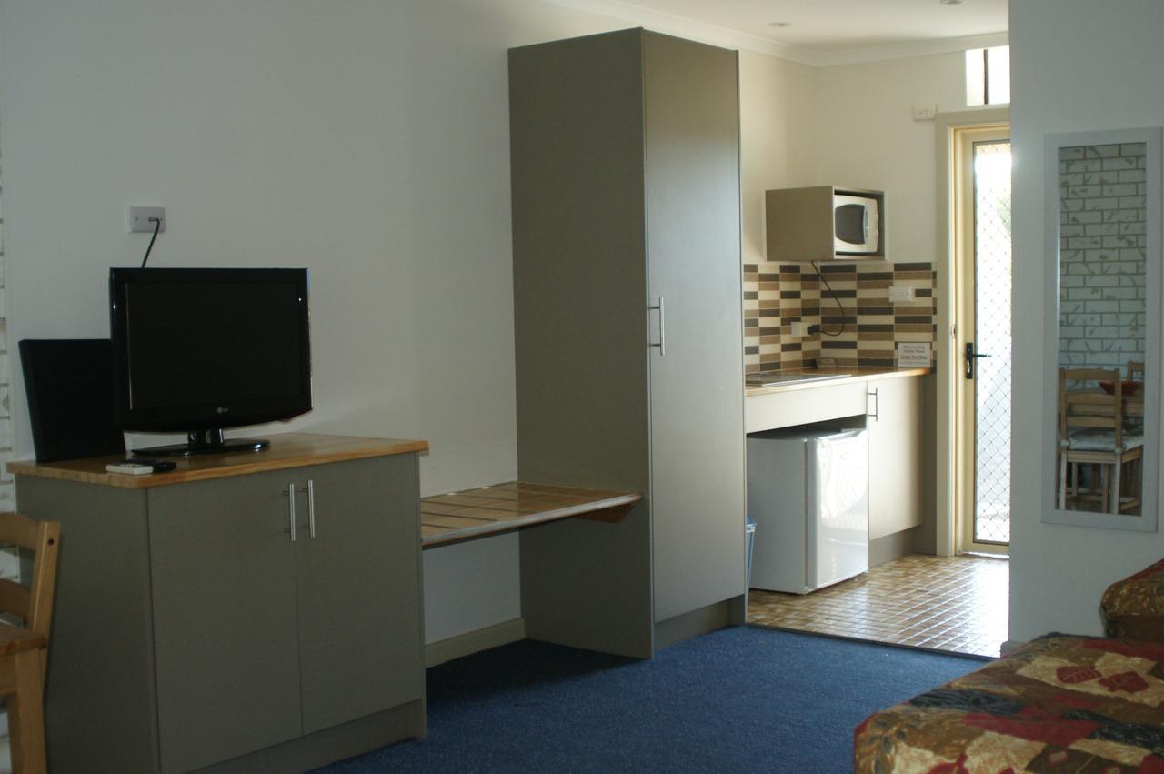 Culcairn Motor Inn 외부 사진
