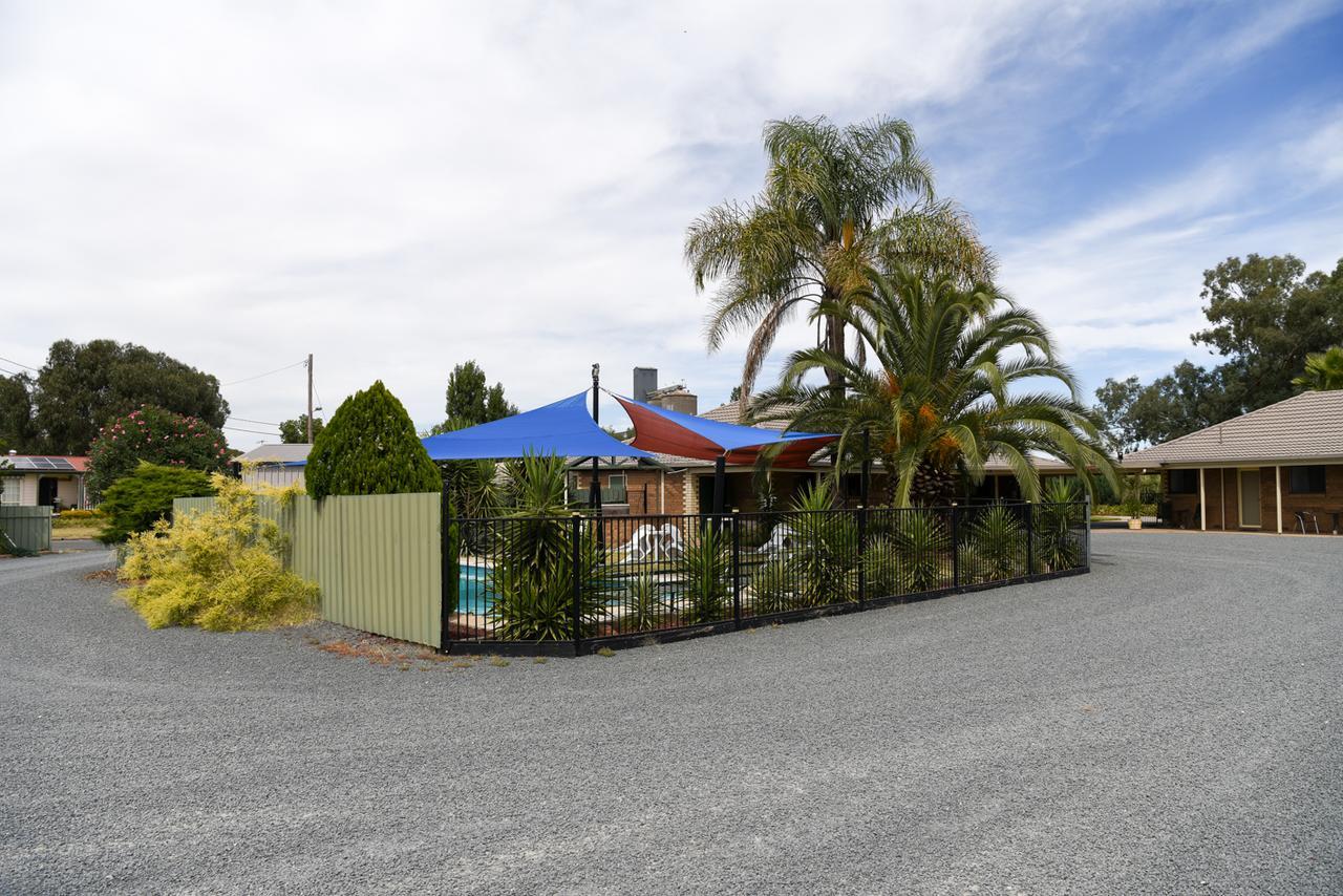 Culcairn Motor Inn 외부 사진