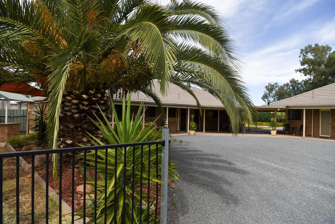 Culcairn Motor Inn 외부 사진
