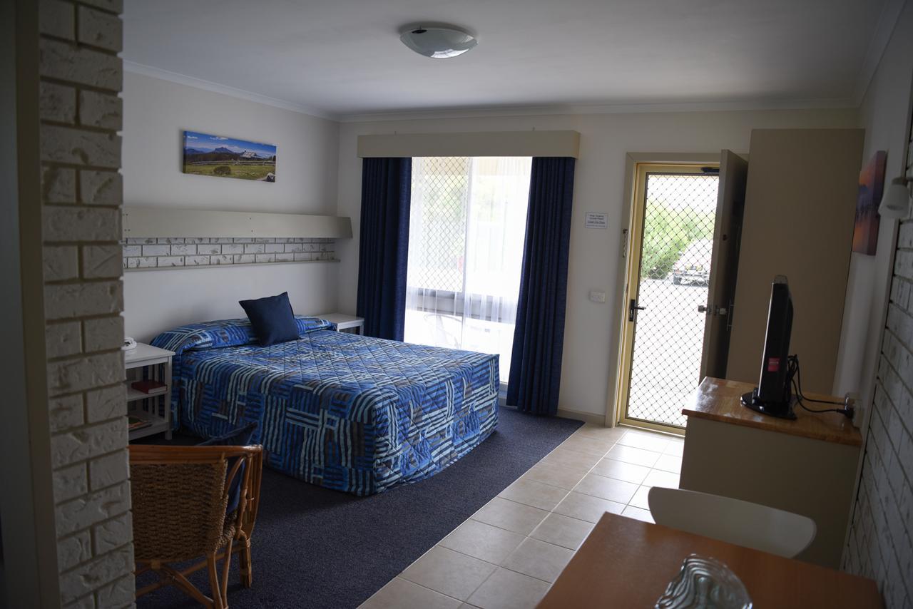 Culcairn Motor Inn 외부 사진
