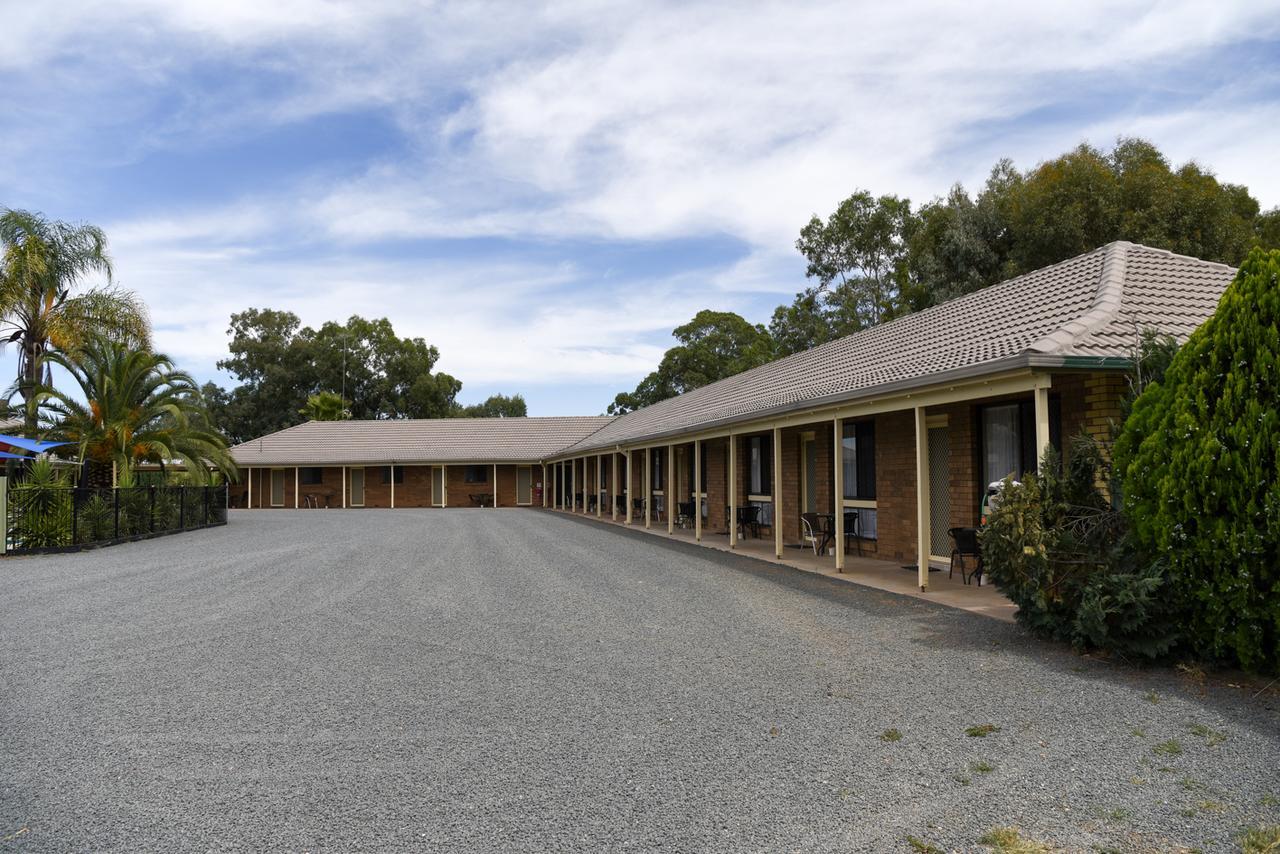 Culcairn Motor Inn 외부 사진