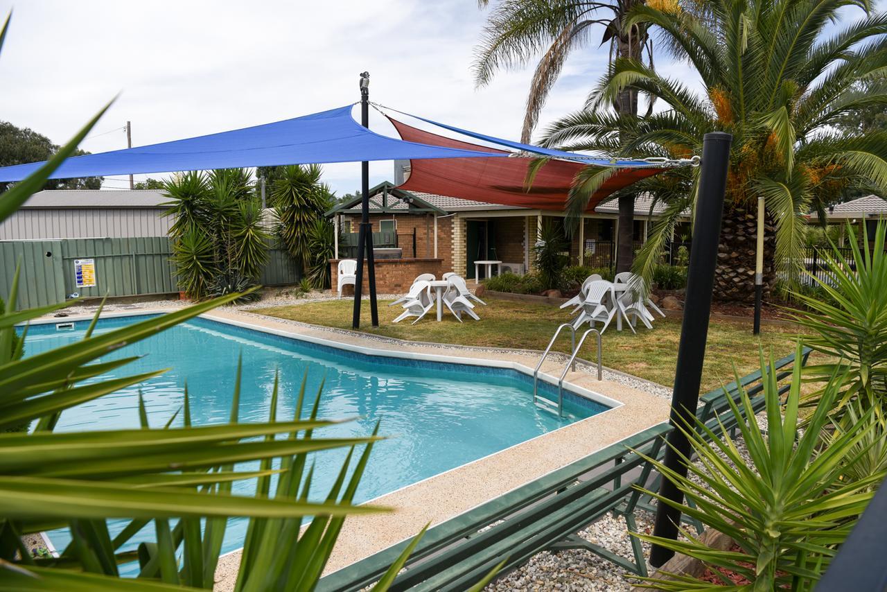 Culcairn Motor Inn 외부 사진