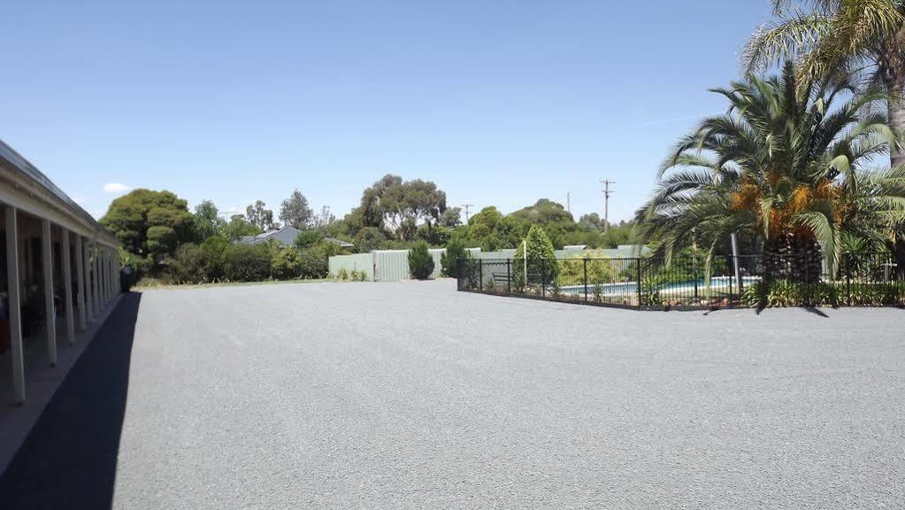 Culcairn Motor Inn 외부 사진